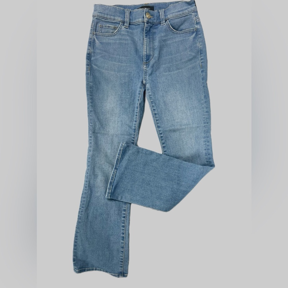 New! Ann Taylor Kick Crop Jeans.